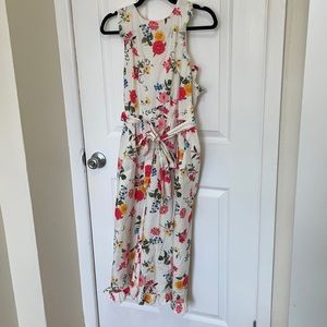 Gal Meets Glam Cropped Floral Jumpsuit